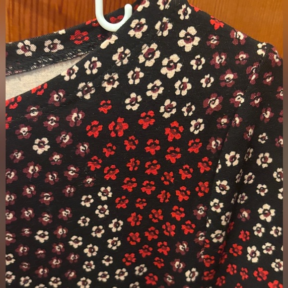 Ann Taylor Factory Floral 3/4 Sleeve Top - Picture 5 of 9